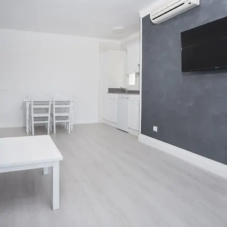 Hotel Ferrera Suites 2*